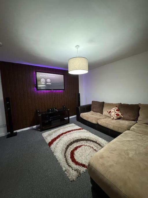 Cozy 3-bed House In Centre Holiday home *