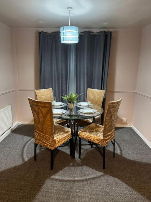 Cozy 3-bed House In Centre Leicester